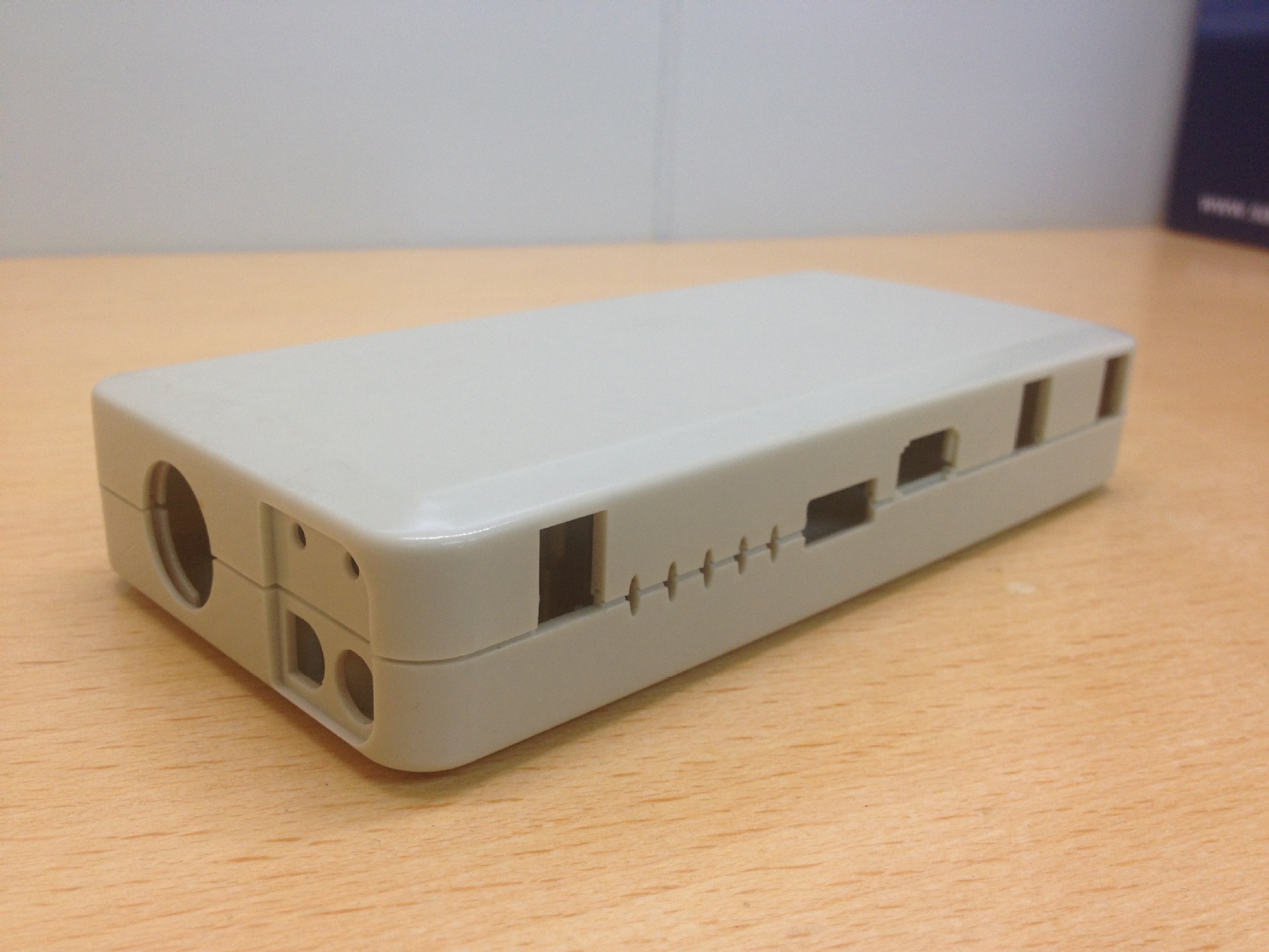 汽車應(yīng)急啟動(dòng)電源外殼 汽車應(yīng)急啟動(dòng)電源外殼